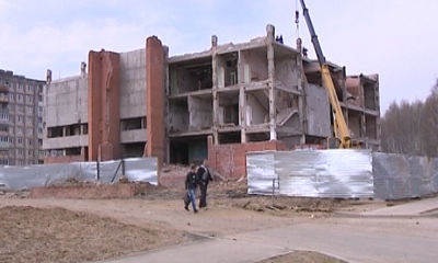 В Рыбинске сносят заброшенный кинотеатр «Мир»