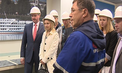 Для старшекурсников техникумов организовали экскурсию на НПЗ