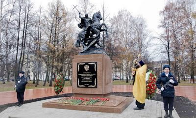 В Ярославле открыли монумент в память о погибших полицейских