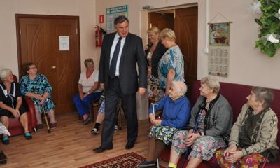 Сергей Ястребов проинспектировал работу геронтологических центров региона