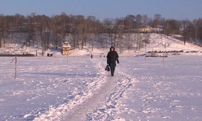 В Тутаеве открыли пешую ледовую переправу через Волгу
