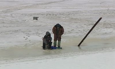 Ярославские рыбаки продолжают выходить на опасный лед