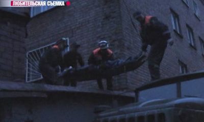 ЭКСКЛЮЗИВНЫЕ КАДРЫ: Призывник, выпавший из четвертого окна сборного призывного пункта, находится в коме