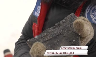 Со дна затопленной Мологи подняли фрагмент колокола с изображением Николая Чудотворца