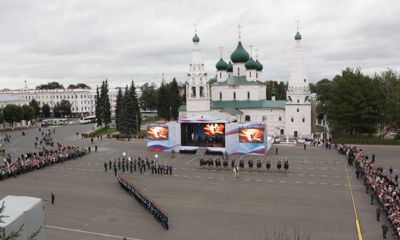 Торжественное мероприятие в честь открытия зоны ЮНЕСКО: конно-пеший караул Кремлевского полка, обновленный Демидовский сквер и концерт Дениса Майданова