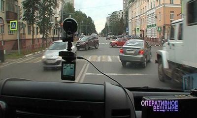 Сотрудники ДПС выяснили, как на ярославских дорогах пропускают машину скорой помощи
