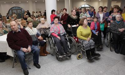 Губернаторские премии вручили победителям конкурса творчества людей с ограниченными возможностями