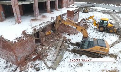 В Ярославле приступили к сносу самого известного долгостроя – гостиницы «Чайка»