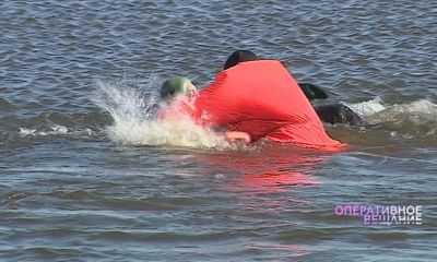 Сотрудники ЦГЗ отработали спасение утопающих на Волге