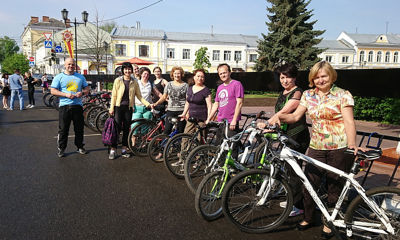 Фото: Сотрудники мэрии приехали на работу на велосипедах