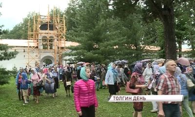 На празднование в Толгский монастырь приехали более трех тысяч паломников