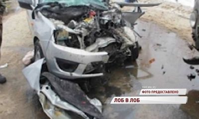 В Любиме столкнулись УАЗ и «Гранта»: три человека в больнице