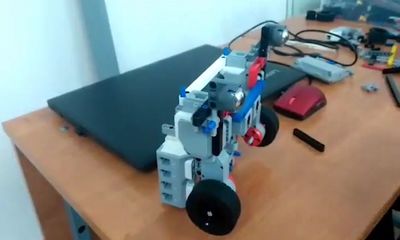 Школьники области привезли своих роботов на конкурс