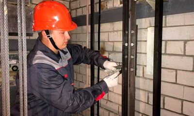 Мэр Ярославля о замене лифтов: «Подрядчик срывает все сроки сдачи»