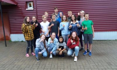 В Мышкине соцобъекты приводит в порядок международная молодежная бригада