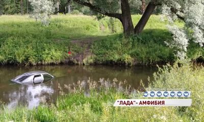 В реке Черемуха в Рыбинском районе плавает автомобиль