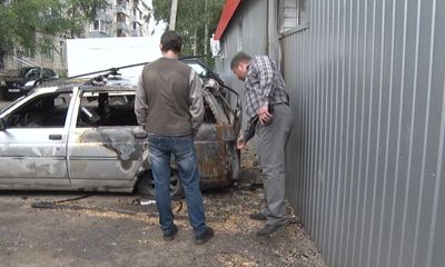 Сотрудник рыбинского коллекторского агентства обвиняет должников в угрозах и поджоге его авто