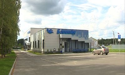 К юбилею Первомайского района построили новый бассейн и футбольную площадку