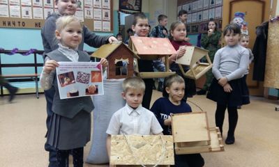 В Ярославской области развесили более тысячи кормушек в рамках акции «Покормите птиц зимой»