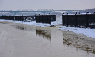 Фоторепортаж: Волжскую набережную в Ярославле подтопило