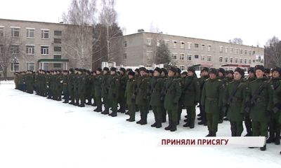 В воинской части на Шевелюхе солдаты дали присягу