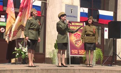 Вокалисты ДК имени Добрынина впервые с начала пандемии вышли к зрителям офлайн с песнями Победы