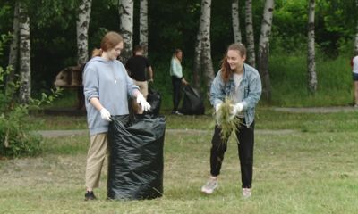 Неравнодушные горожане облагородили парк Подзеленье в Ярославле
