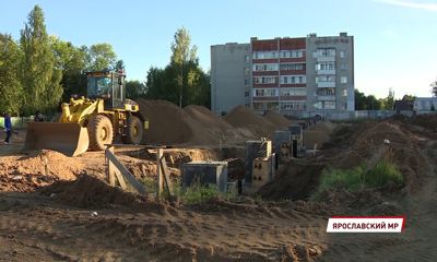 В Красных Ткачах продолжают возводить первый в поселке физкультурно-оздоровительный комплекс