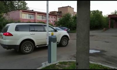 У руководителя ярославской фирмы арестовали машину за долги перед сотрудниками