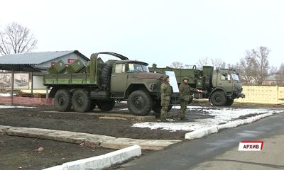 Военнослужащий-контрактник ходит на службу с 11-месячным сыном