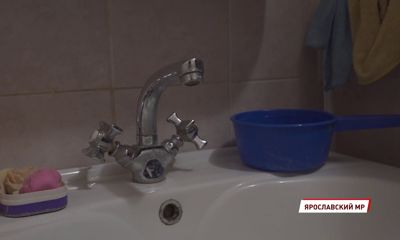 Жители Красного Холма четыре месяца живут без воды