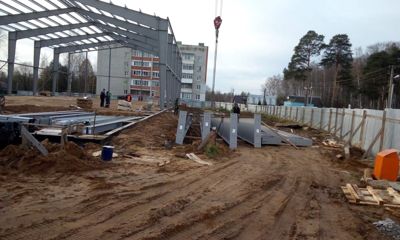 В Красных Ткачах монтируют каркас здания ФОКа