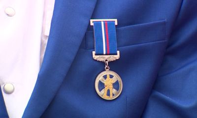 Трое подростков из Ярославской области получили медали за проявленное мужество