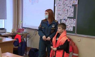 Сотрудники ГИМС рассказали детям, как не стать жертвой тонкого льда