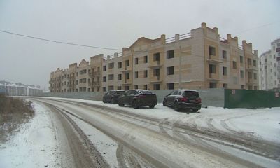 На долгострое в деревне Мостец впервые за три года возобновились работы