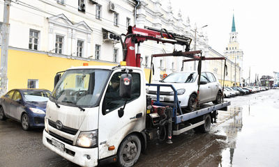 Сотрудники ГИБДД оштрафовали 60 водителей, припарковавшихся в неположенном месте у «Ауры»