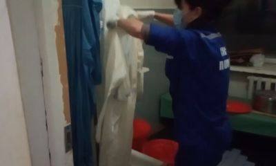 «Ковидные костюмы» перед утилизацией замачивают в дезрастворе: Ростовская ЦРБ прокомментировала снятое сотрудником скорой видео