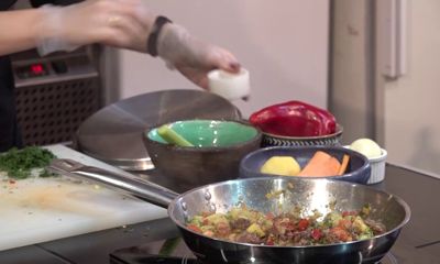 Утреннее шоу «Овсянка» от 13.01.21: делаем украшение для бокалов и готовим овощное рагу