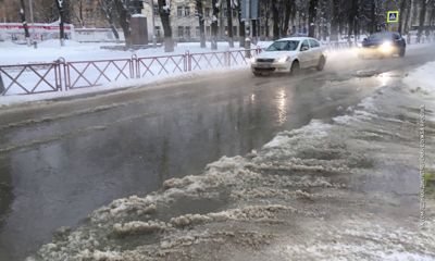 В Ярославле затопило улицу Стачек