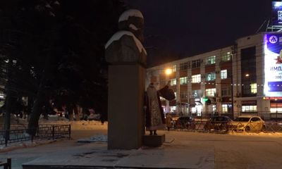 Дед Мороз и Снегурочка поздравили ярославцев со Старым Новым годом