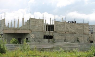 Недострой на улице Труфанова в Ярославле пока останется замороженным