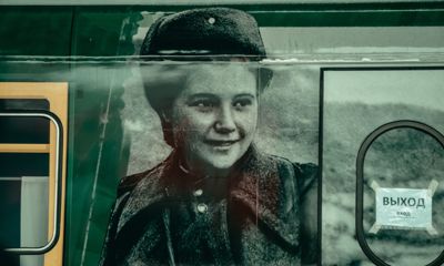 Ярославская молодежь устроила флешмоб у «Поезда Победы»