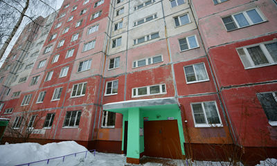 В Заволжском районе по просьбе жильцов многоквартирного дома был проведен ремонт подъездов