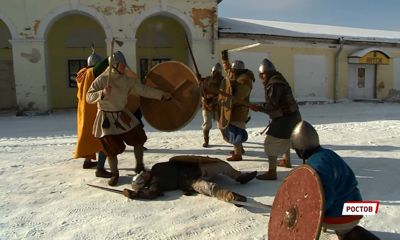 Скандинавский воин и травматолог в одном лице: врач из Ярославской области сочетает игру в войну и помощь людям