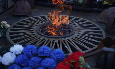 В День защитника Отечества депутаты областной Думы возложили цветы к Вечному огню