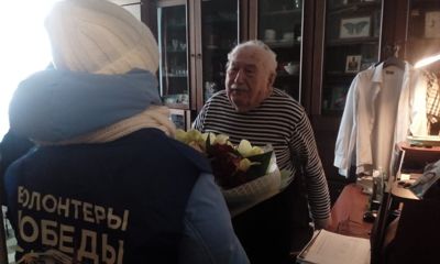 «Одна бабушка испытала такое, что сейчас в это трудно поверить»: ярославские волонтеры разносят «Письма Победы»