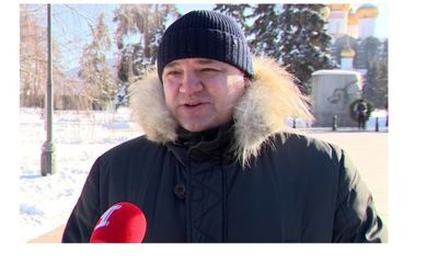 Депутат Госдумы Андрей Коваленко возложил цветы к Вечному огню в Ярославле