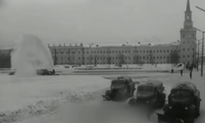 Вспоминаем советскую уборку города от снега и учимся контраварийному вождению: как Ярославль переживал очередной снегопад