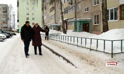За качеством уборки дворов от снега в Ярославской области следят активисты «Школы грамотного потребителя»