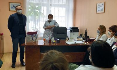 Депутаты областной Думы поздравили врачей региона